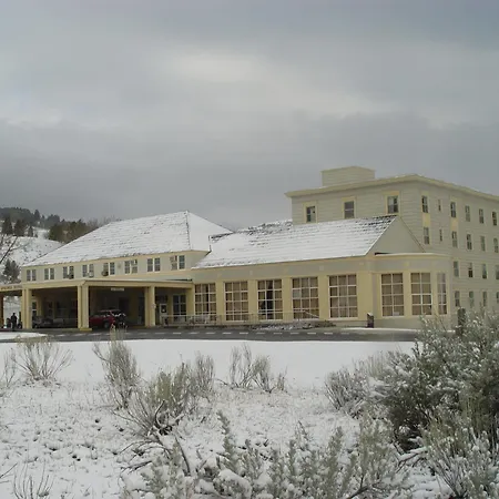 Mammoth Hot Springs